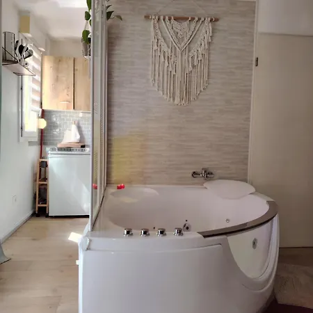 Nuit Romantique Avec Jacuzzi à 15 Min De Toulouse Appartamento